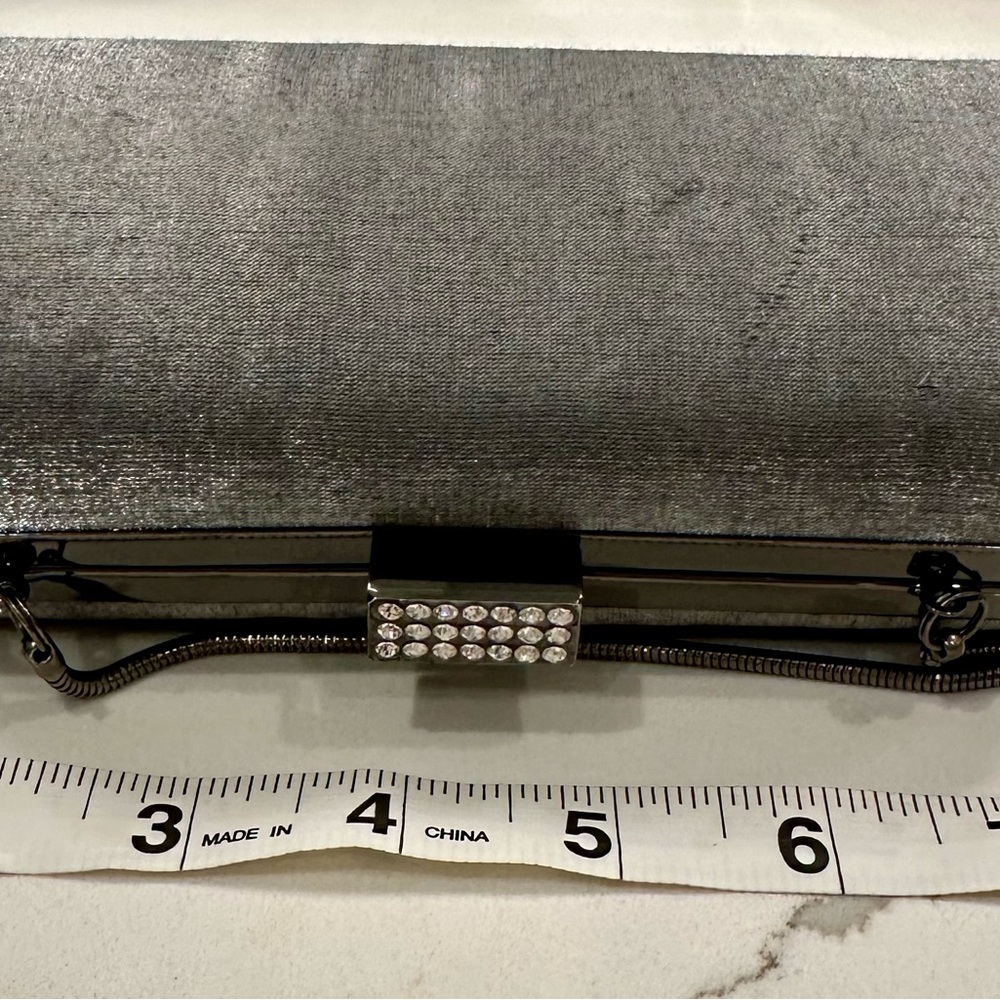 VTG Bloomingdale’s Metallic Silver Evening Bag w/ Crystal Clasp - VGUC - Picture 17 of 17